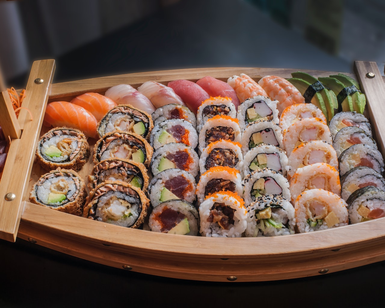 sushi, sashimi, maki